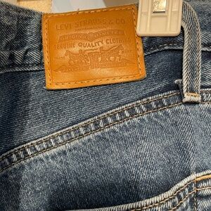 Levi’s baggy dad jean